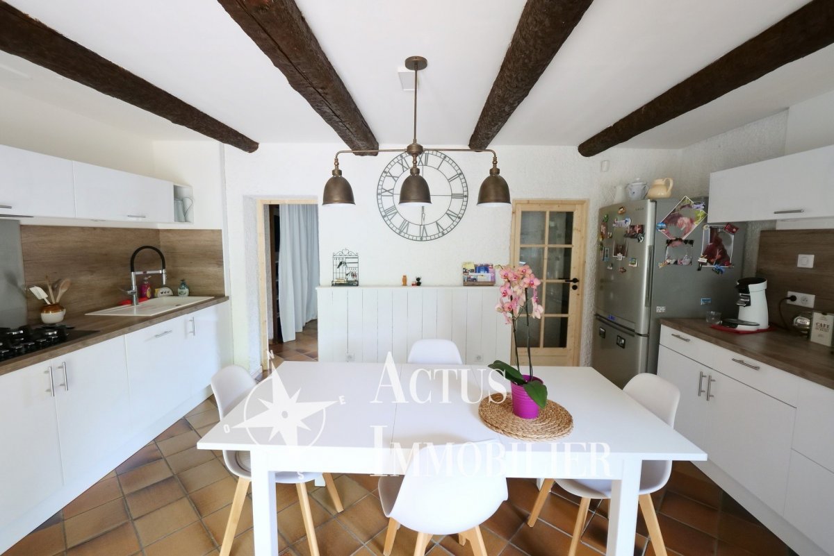 Vente Maison  8 pièces - 255m² 13300 Salon-de-provence