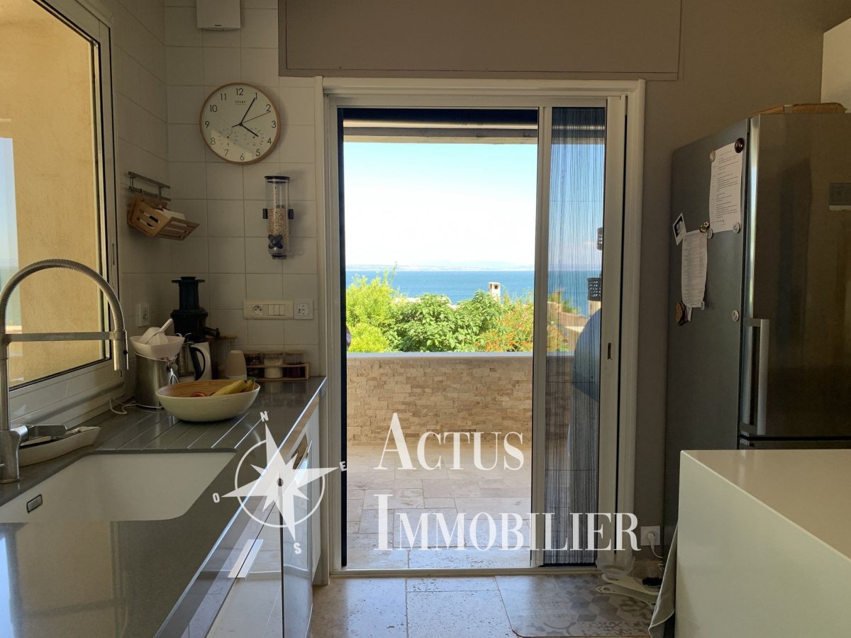 Vente Maison  7 pièces - 157m² 13800 Istres