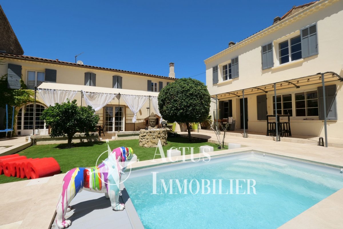 Vente Maison  10 pièces - 298m² 13300 Salon-de-provence