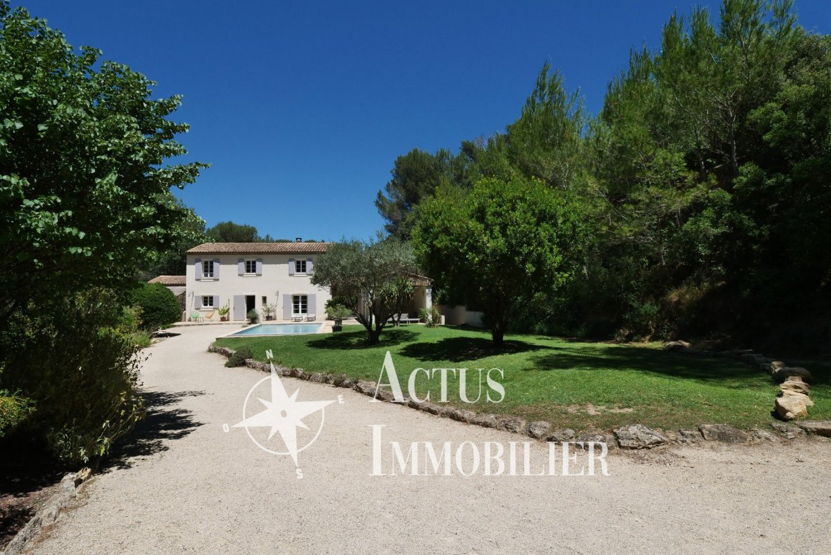 Vente Maison  9 pièces - 195m² 13300 Salon-de-provence