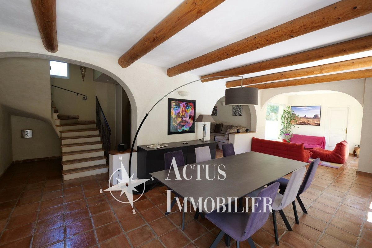 Vente Maison  9 pièces - 195m² 13300 Salon-de-provence