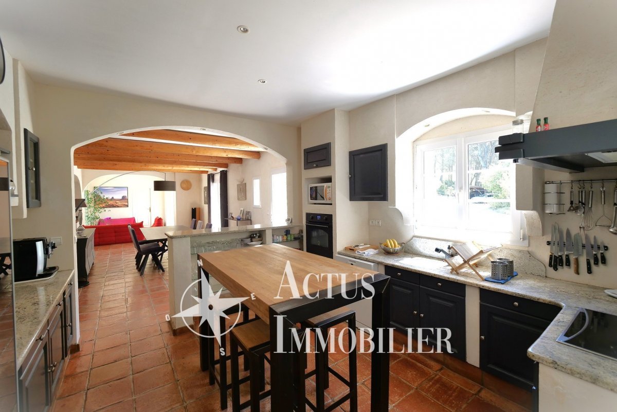 Vente Maison  9 pièces - 195m² 13300 Salon-de-provence