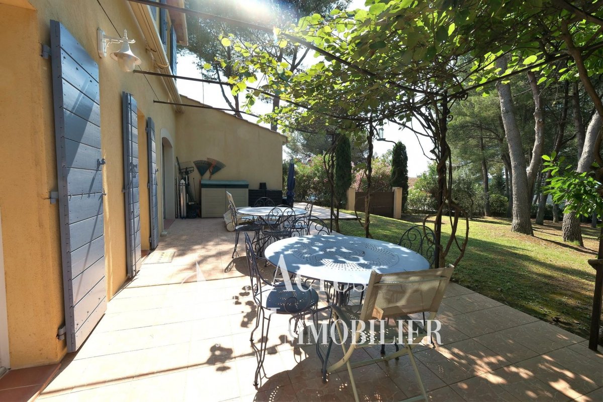 Vente Maison  6 pièces - 149m² 13300 Salon-de-provence