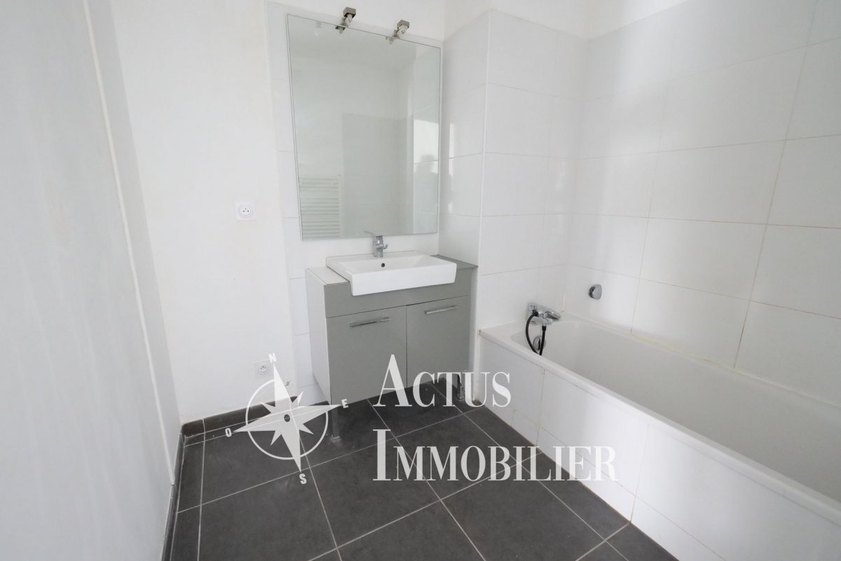 Vente Appartement  3 pièces - 65m² 13300 Salon-de-provence