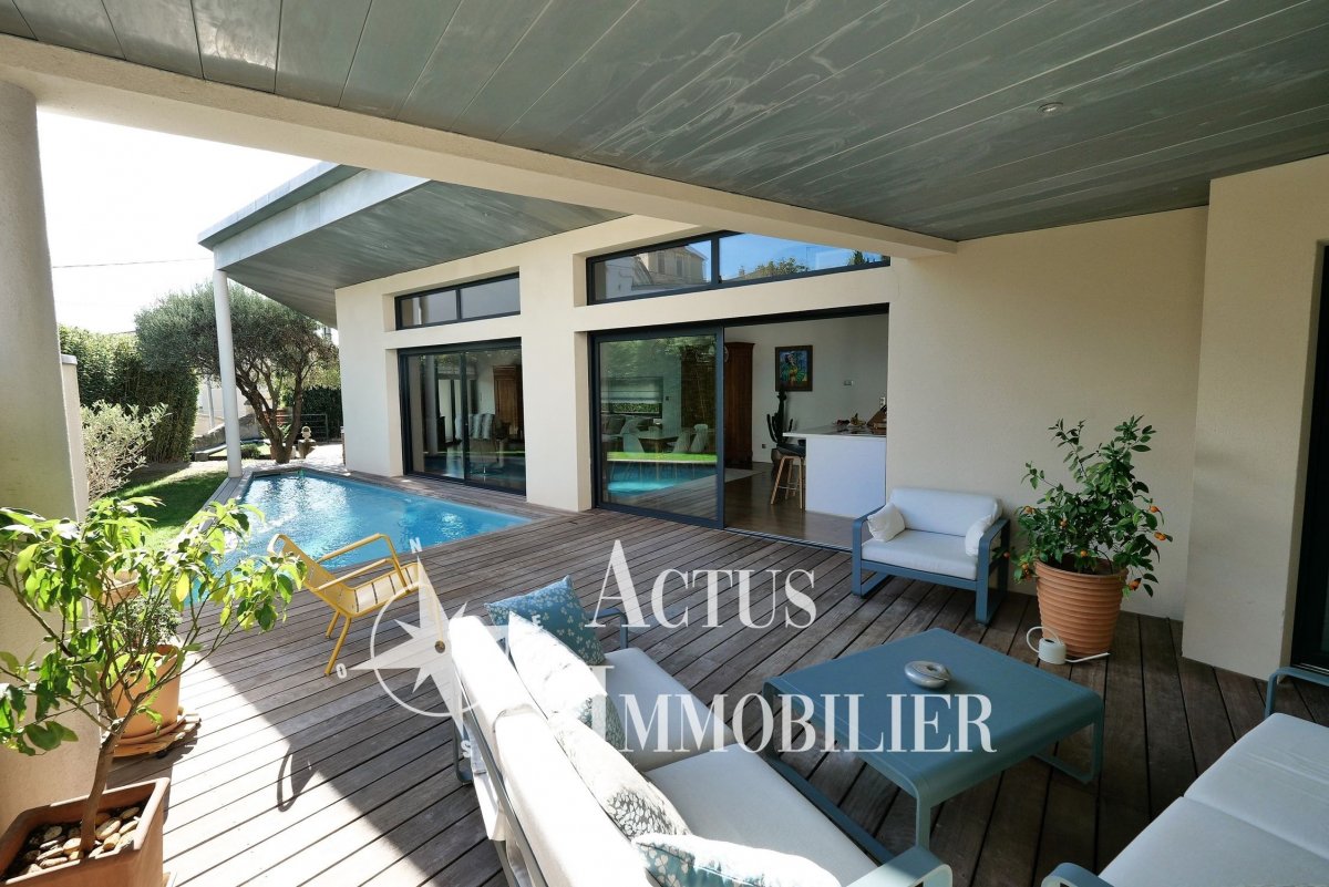 Vente Maison  8 pièces - 170m² 13300 Salon-de-provence