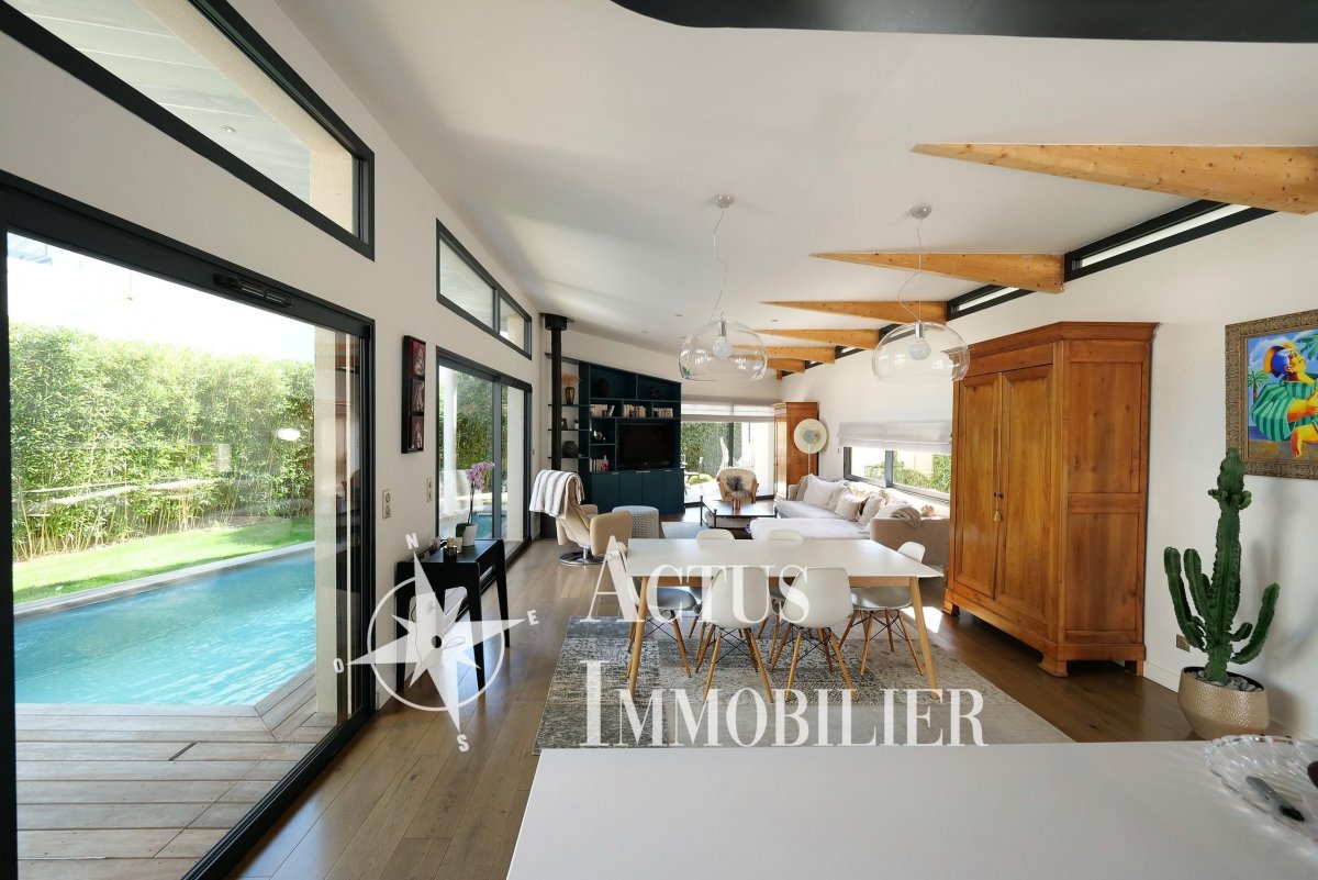 Vente Maison  8 pièces - 170m² 13300 Salon-de-provence