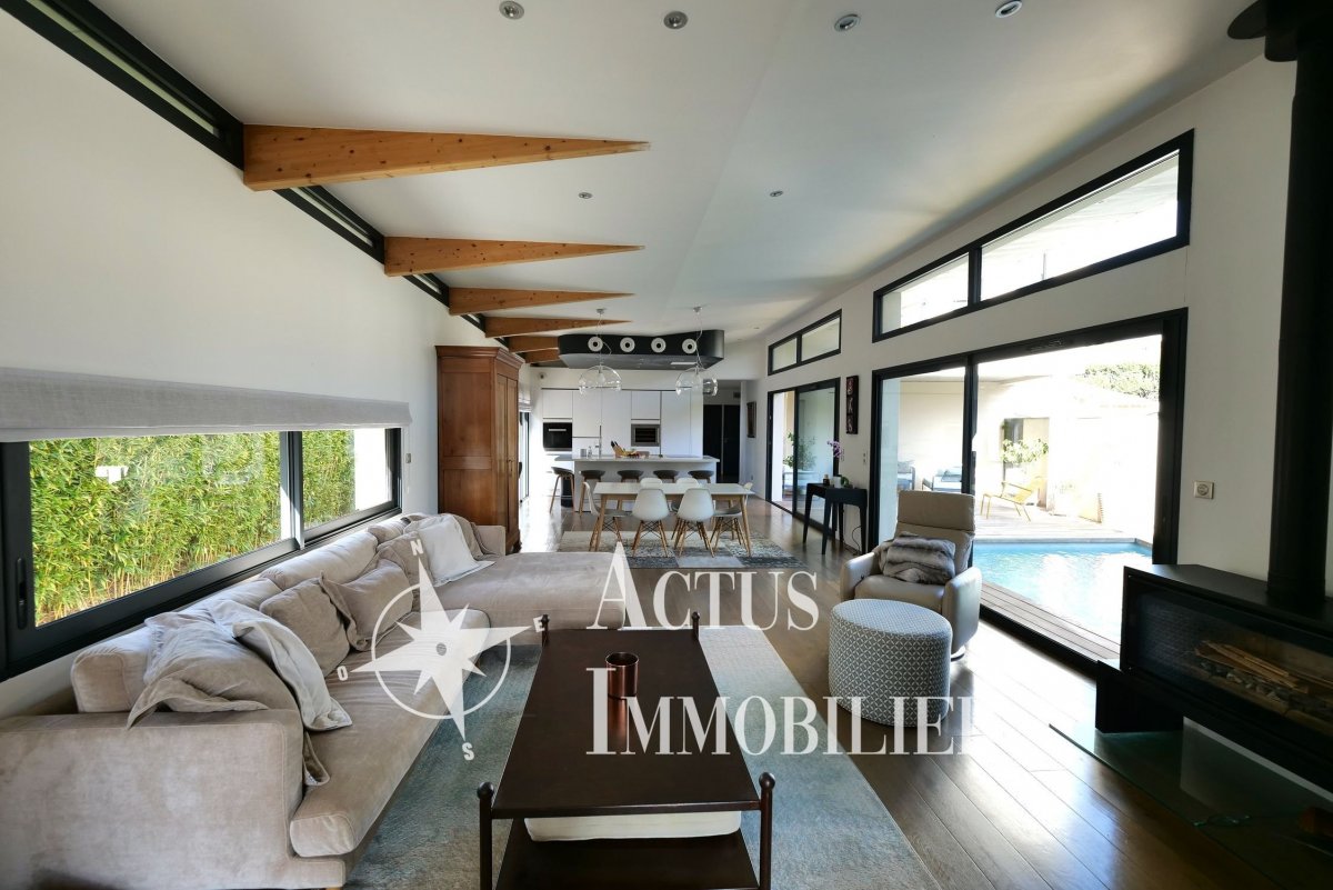 Vente Maison  8 pièces - 170m² 13300 Salon-de-provence