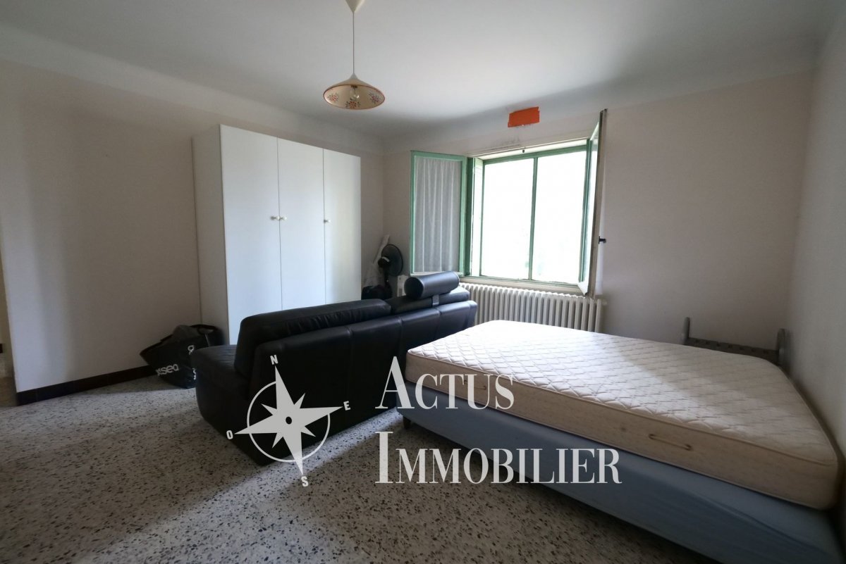 Vente Maison  7 pièces - 180m² 13430 Eyguieres