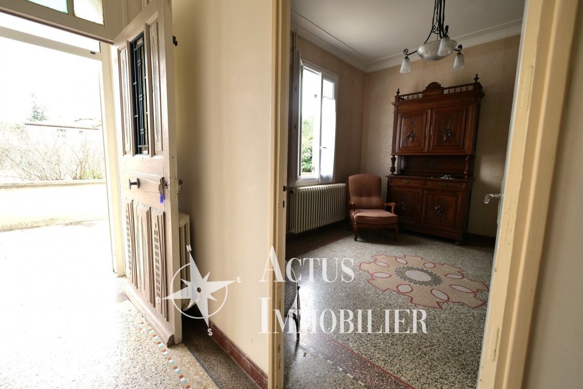 Vente Maison  7 pièces - 180m² 13430 Eyguieres
