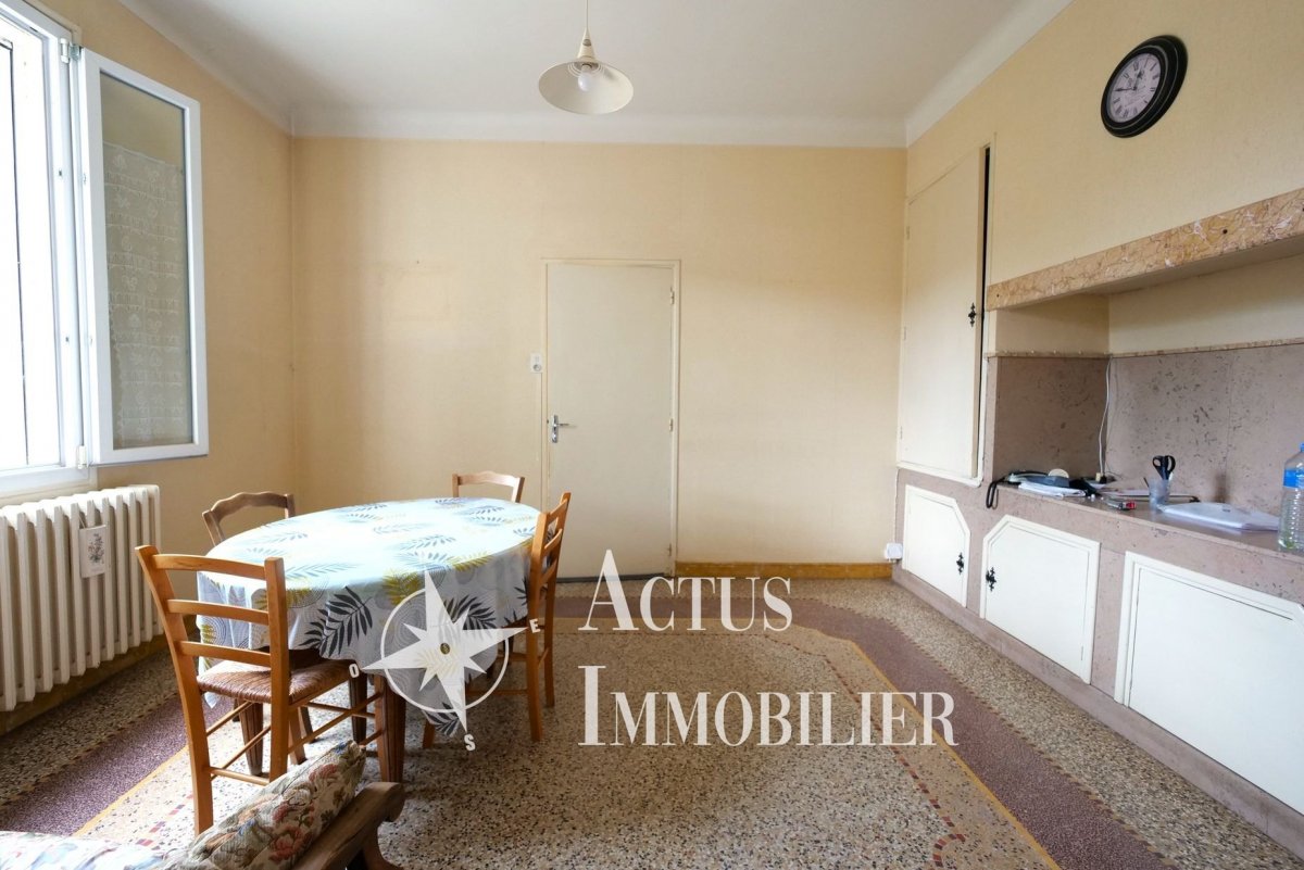 Vente Maison  7 pièces - 180m² 13430 Eyguieres