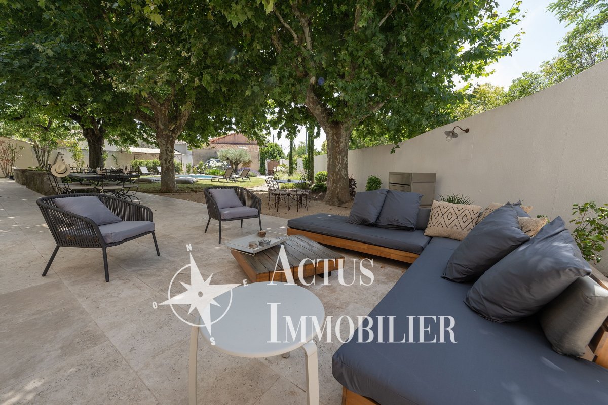 Vente Maison  7 pièces - 248m² 13300 Salon-de-provence