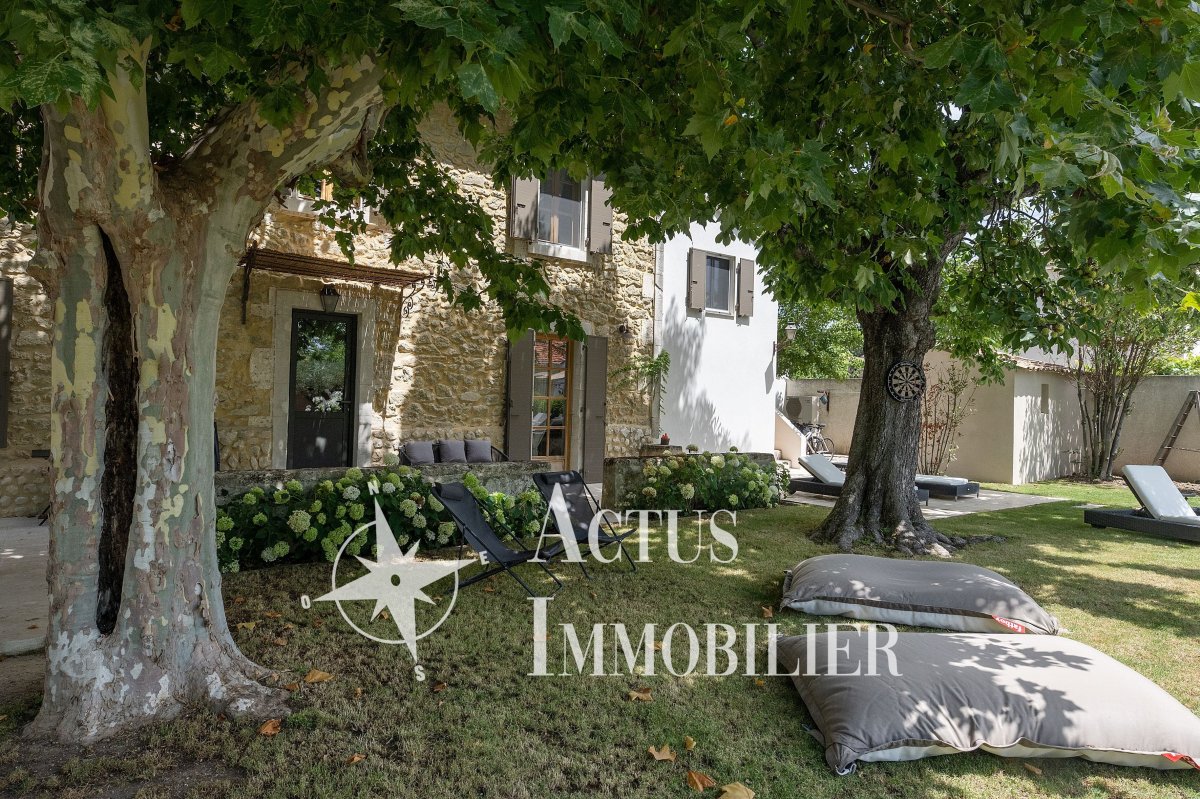 Vente Maison  7 pièces - 248m² 13300 Salon-de-provence