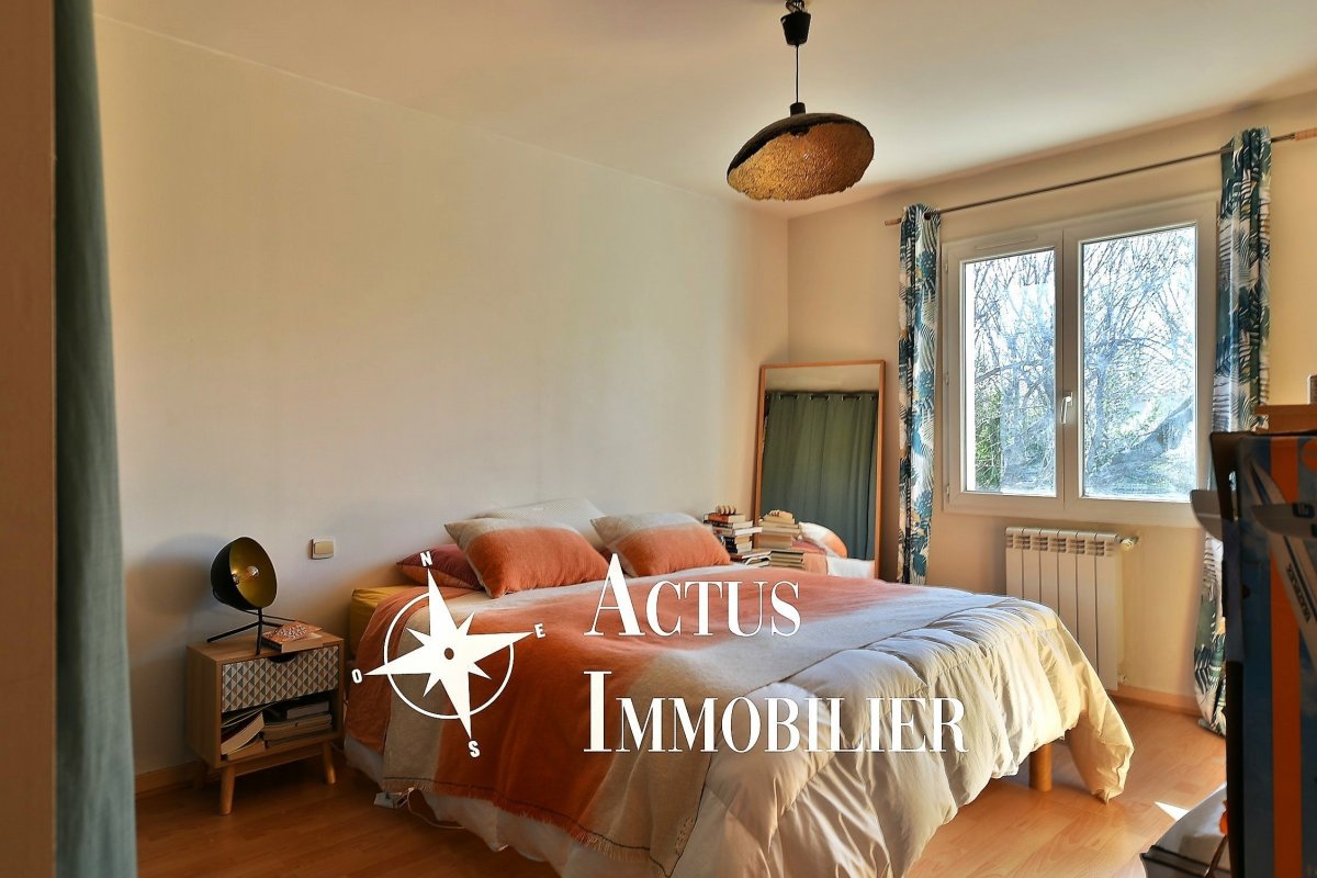 Vente Maison  6 pièces - 148m² 13430 Eyguieres