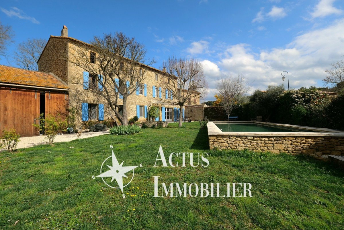 Vente Maison  8 pièces - 235m² 13250  Cornillon-confoux