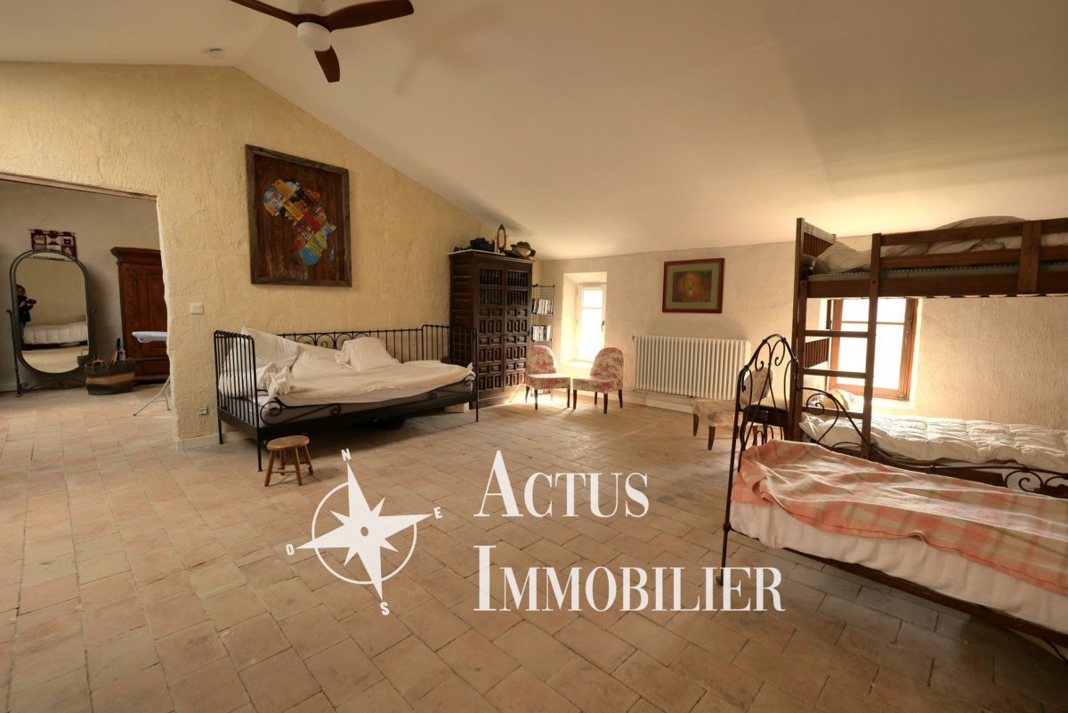 Vente Maison  8 pièces - 235m² 13250  Cornillon-confoux