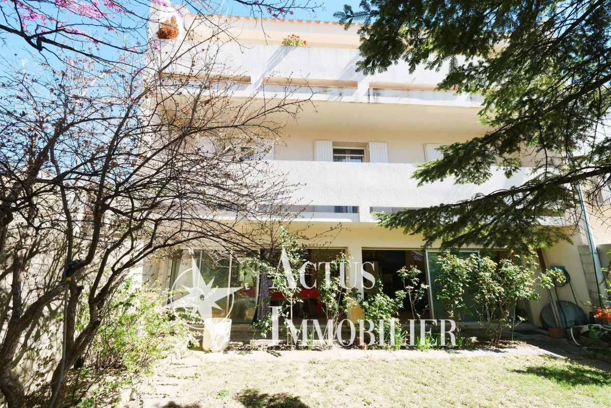 Vente Maison  8 pièces - 242m² 13300 Salon-de-provence
