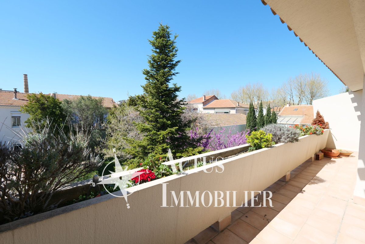 Vente Maison  8 pièces - 242m² 13300 Salon-de-provence