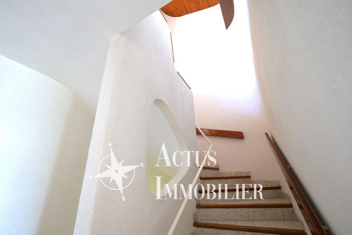 Vente Maison  8 pièces - 242m² 13300 Salon-de-provence