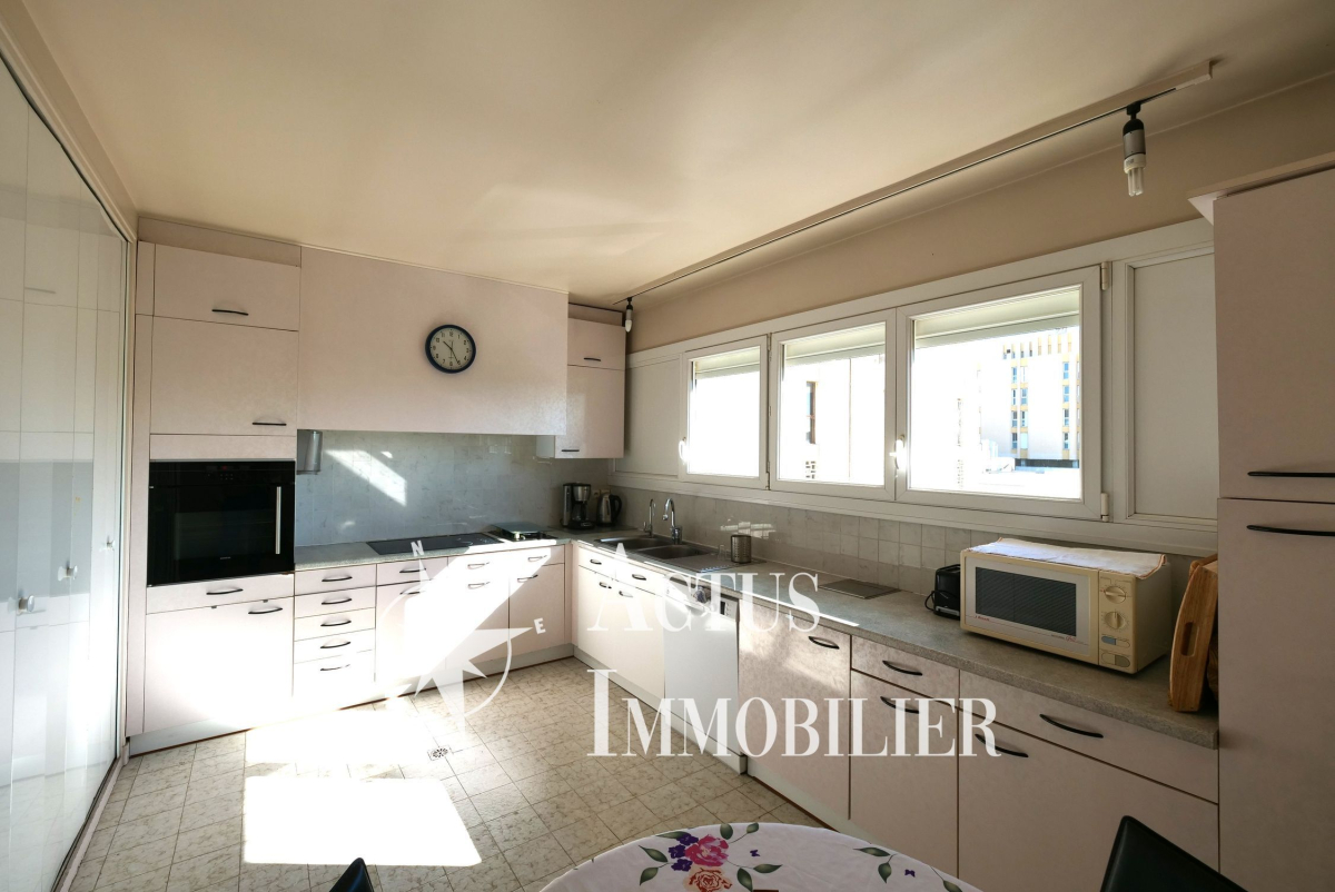 Vente Maison  8 pièces - 242m² 13300 Salon-de-provence