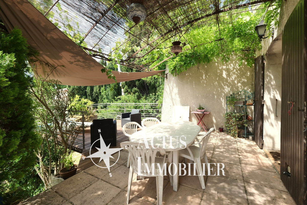 Vente Maison  6 pièces - 155m² 13300 Salon-de-provence