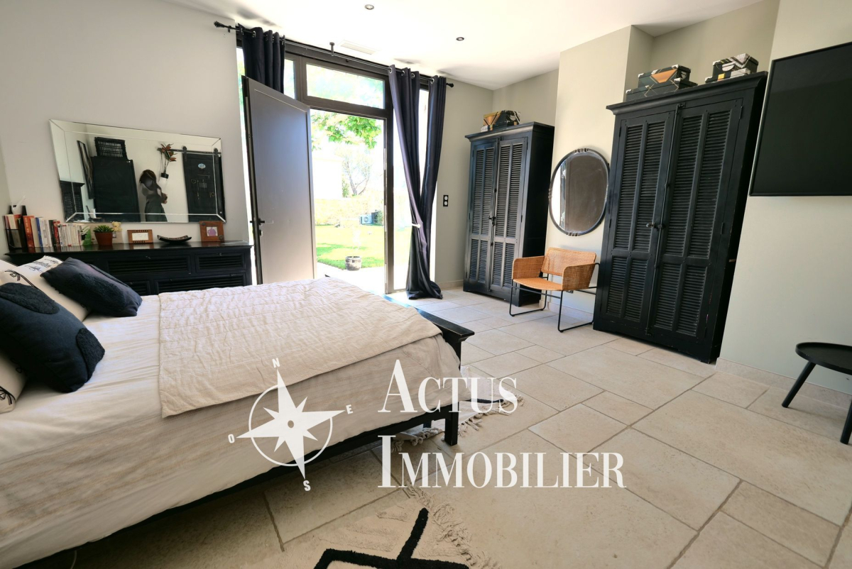 Vente Maison  7 pièces - 206m² 13300 Salon-de-provence
