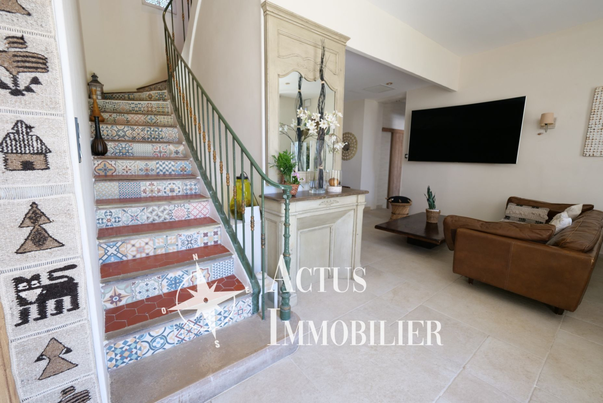 Vente Maison  7 pièces - 206m² 13300 Salon-de-provence