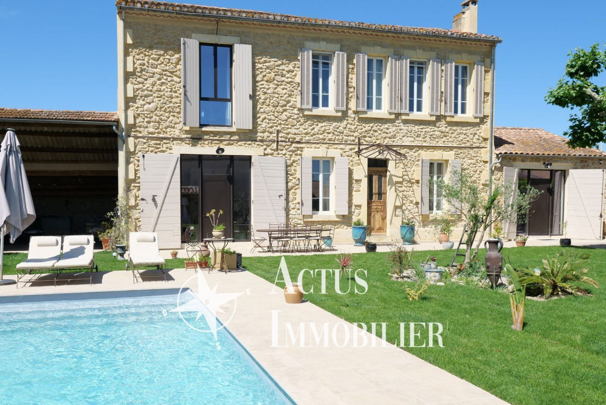 Vente Maison  7 pièces - 206m² 13300 Salon-de-provence