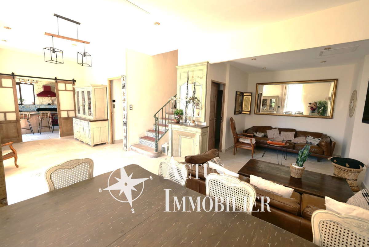 Vente Maison  7 pièces - 206m² 13300 Salon-de-provence