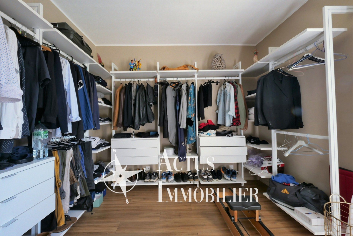 Vente Maison  10 pièces - 227m² 13113 Lamanon