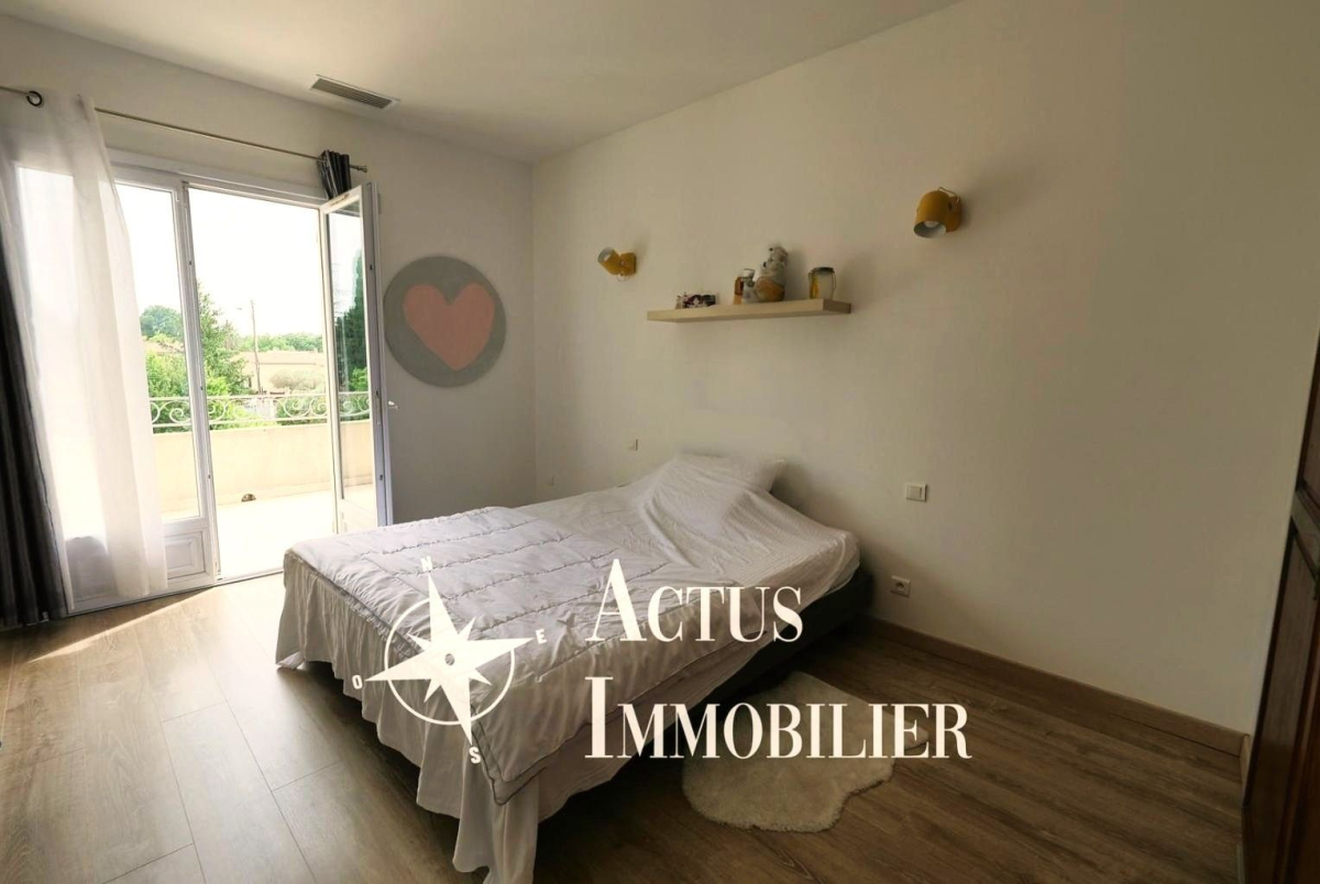 Vente Maison  8 pièces - 213m² 13330 La Barben