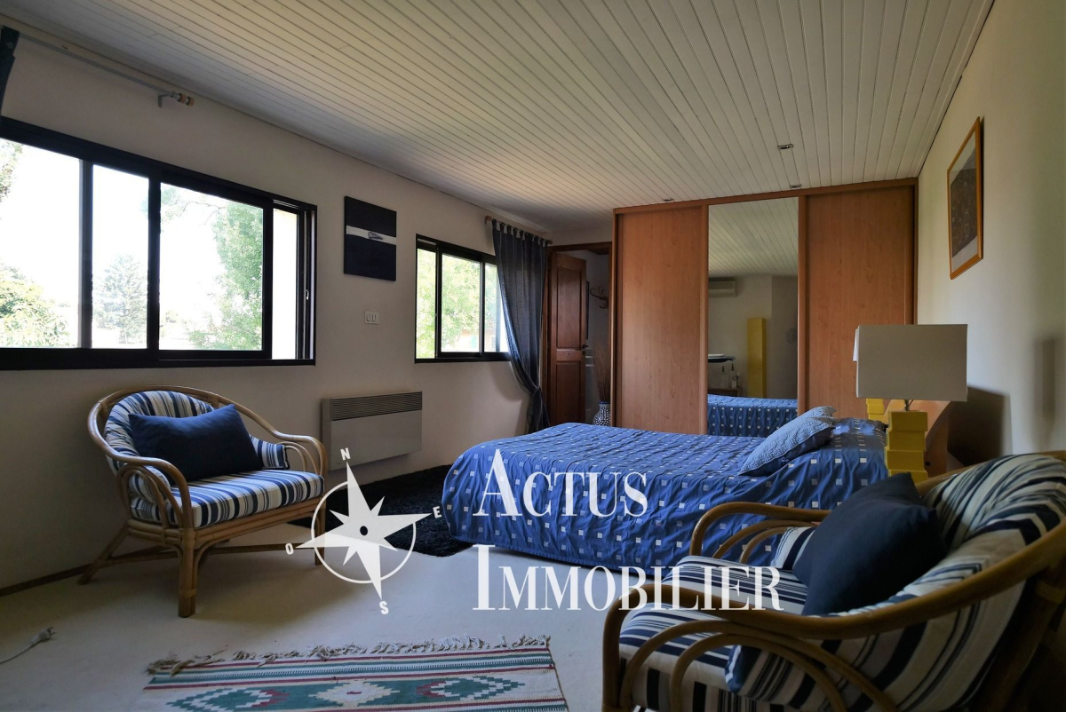 Vente Maison  7 pièces - 210m² 13310 Saint-martin-de-crau