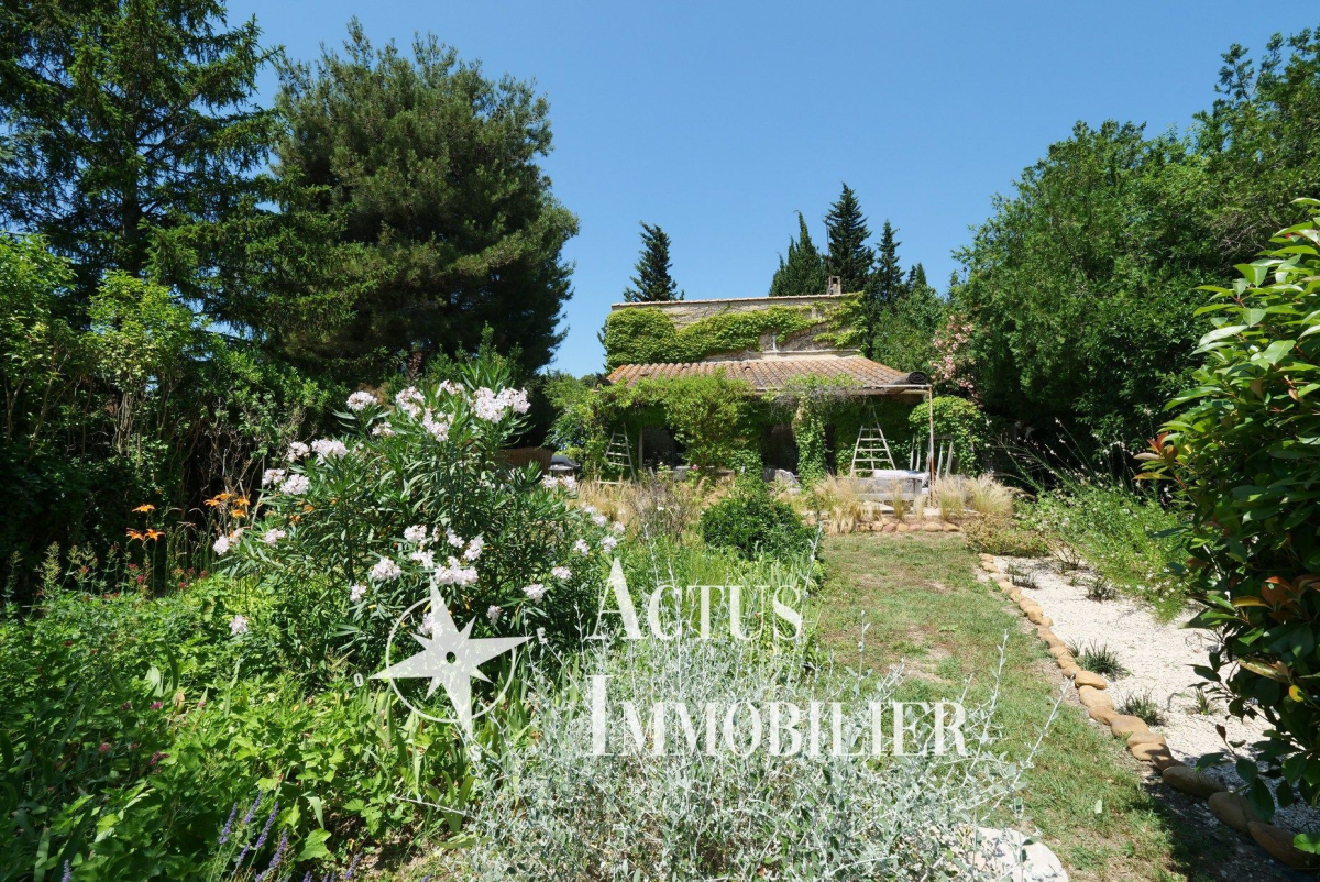 Vente Maison  5 pièces - 117m² 13520 Paradou