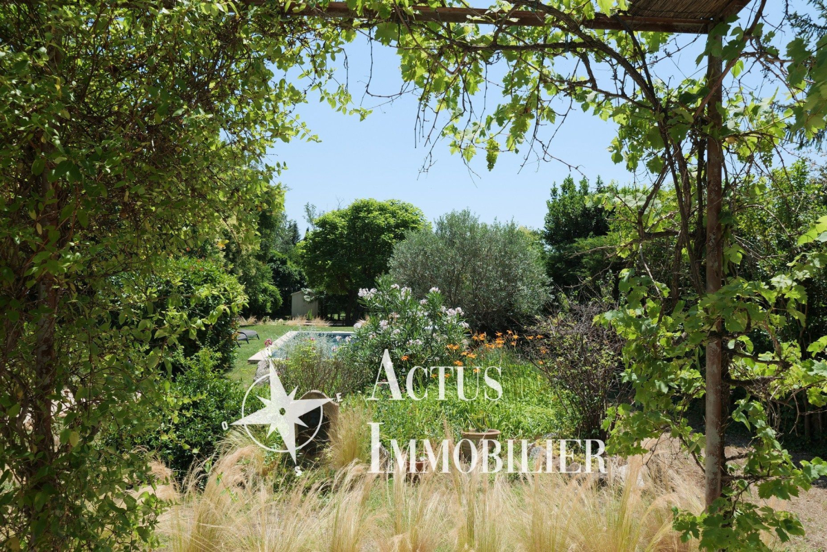 Vente Maison  5 pièces - 117m² 13520 Paradou