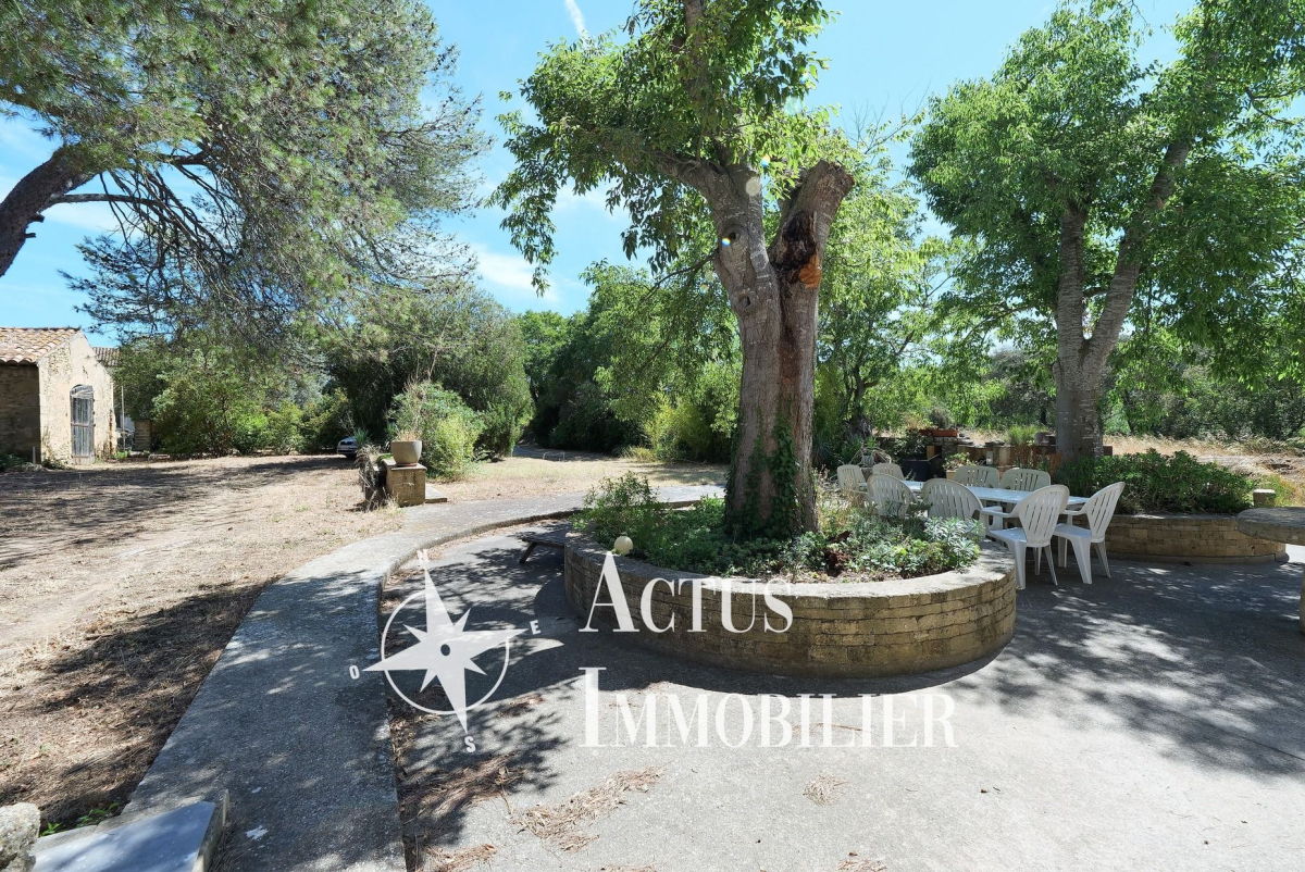 Vente Maison  8 pièces - 237m² 13450 Grans