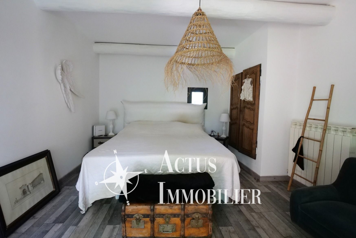Vente Maison  8 pièces - 233m² 13450 Grans