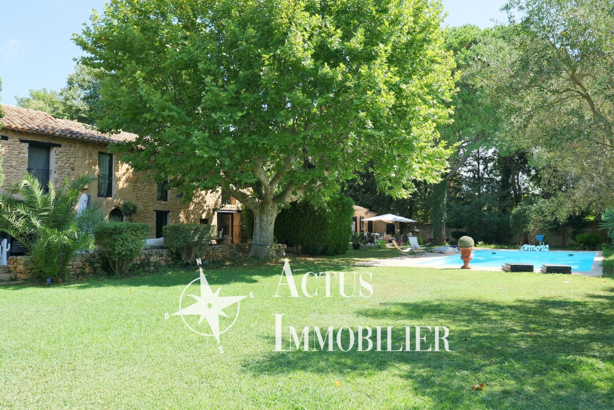 Vente Maison  8 pièces - 233m² 13450 Grans