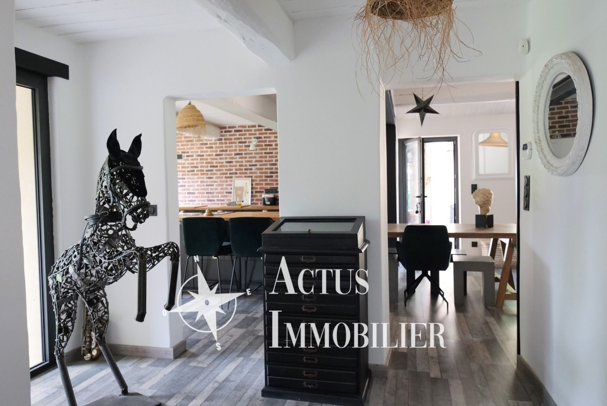 Vente Maison  8 pièces - 233m² 13450 Grans