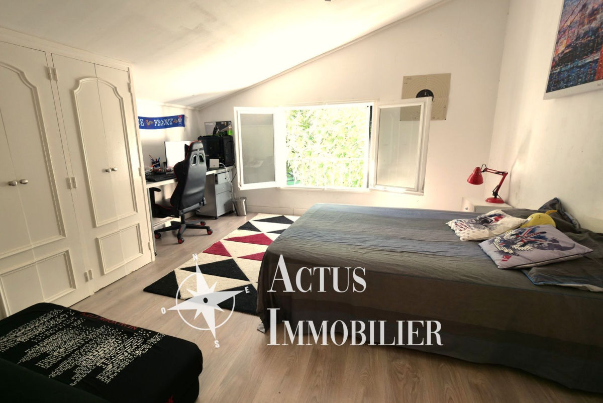 Vente Maison  6 pièces - 196m² 13300 Salon-de-provence