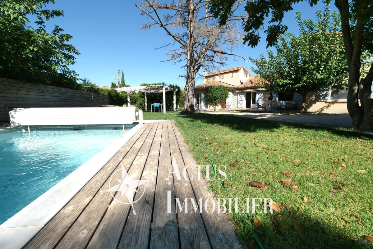 Vente Maison  6 pièces - 196m² 13300 Salon-de-provence