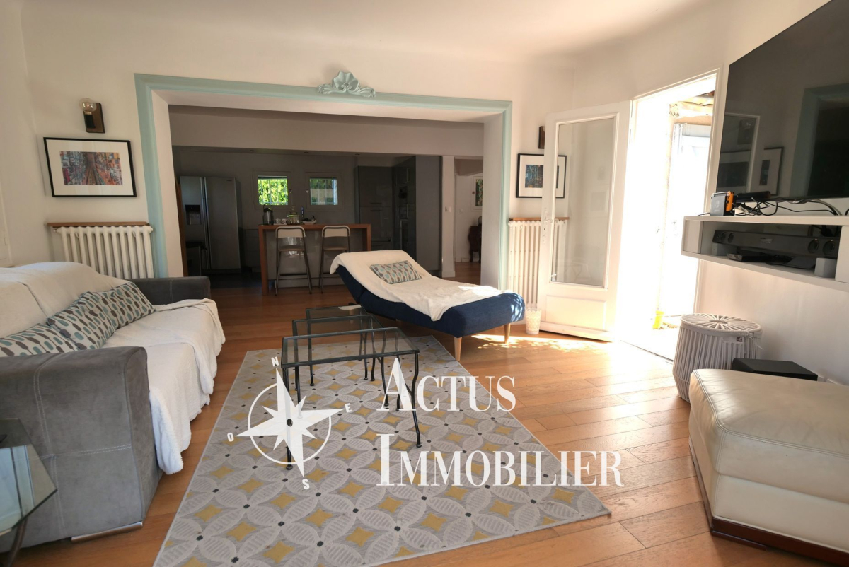 Vente Maison  6 pièces - 196m² 13300 Salon-de-provence