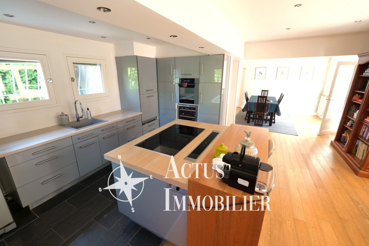 Vente Maison  6 pièces - 196m² 13300 Salon-de-provence