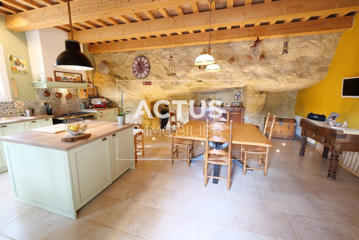 Vente Maison  5 pièces - 186m² 13300 Salon-de-provence