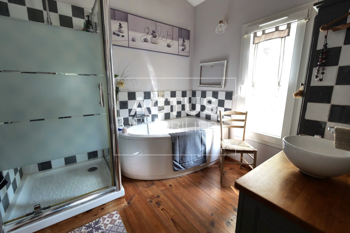 Vente Maison  5 pièces - 186m² 13300 Salon-de-provence