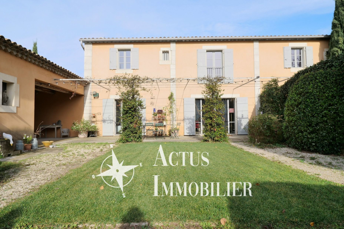Vente Maison  7 pièces - 202m² 13810 Eygalieres