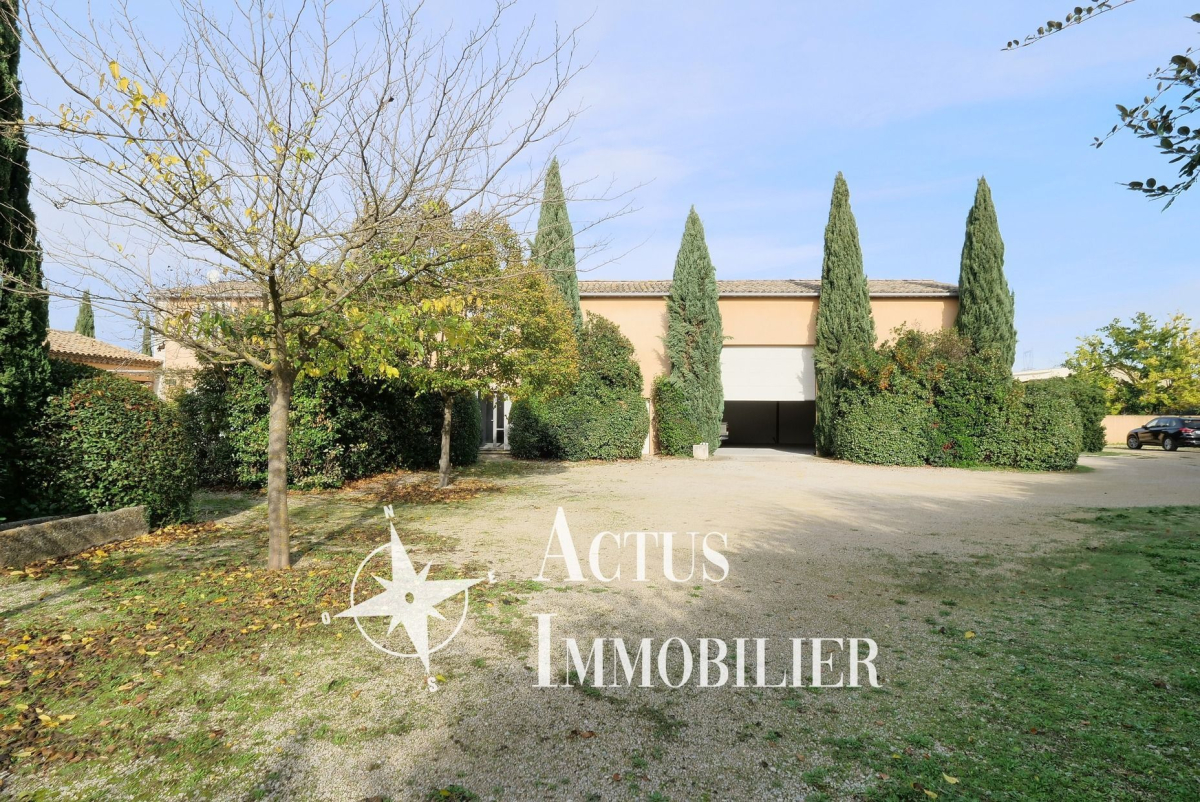 Vente Maison  7 pièces - 202m² 13810 Eygalieres