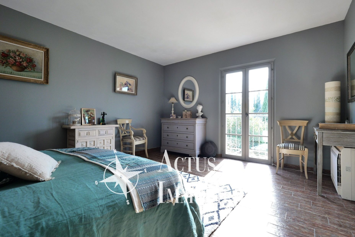 Vente Maison  7 pièces - 202m² 13810 Eygalieres