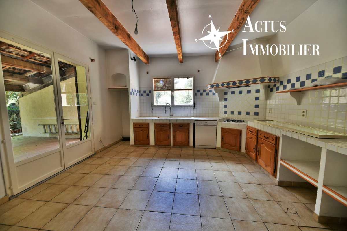 Vente Maison  10 pièces - 275m² 13300 Salon-de-provence