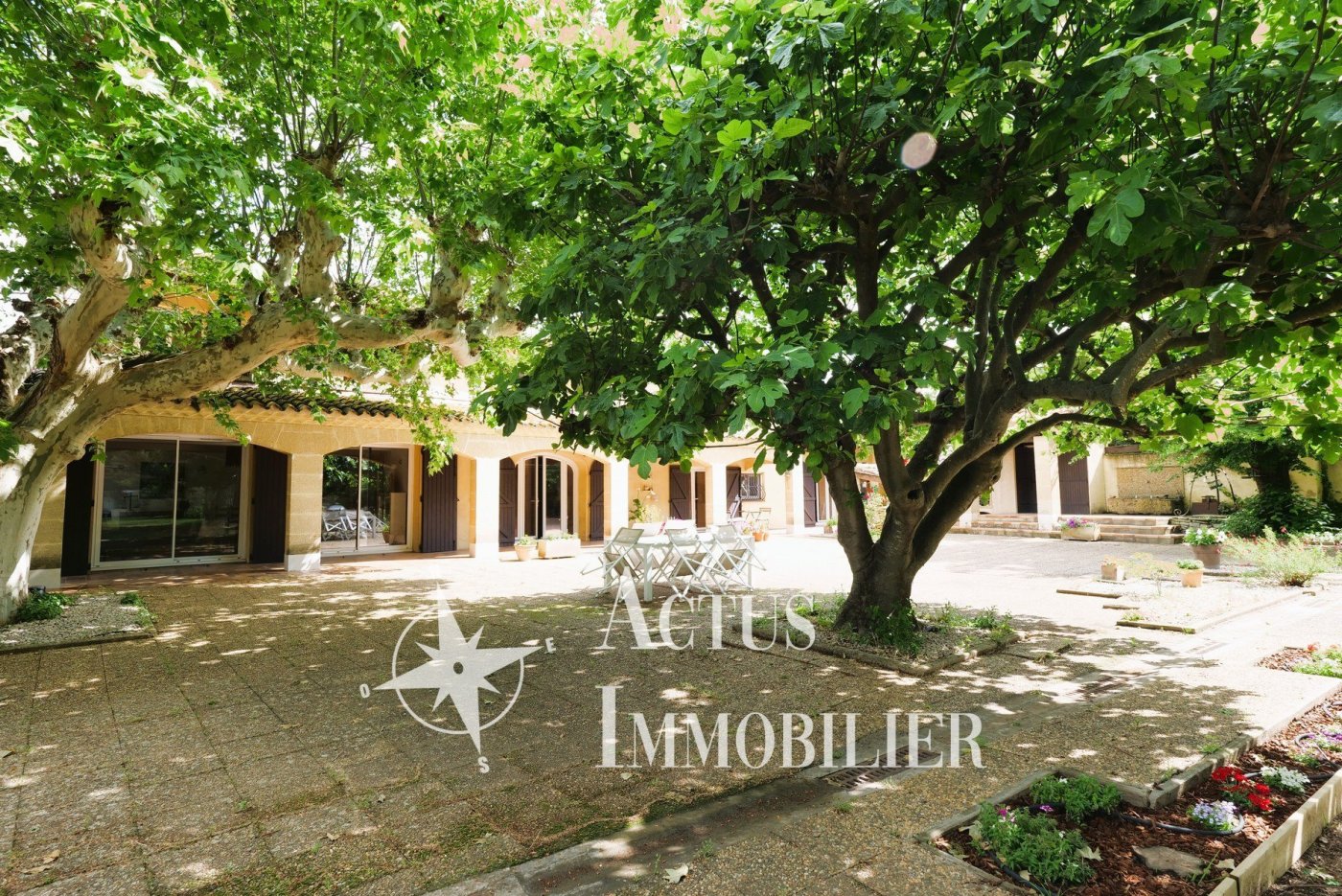 Agence immobilière de 