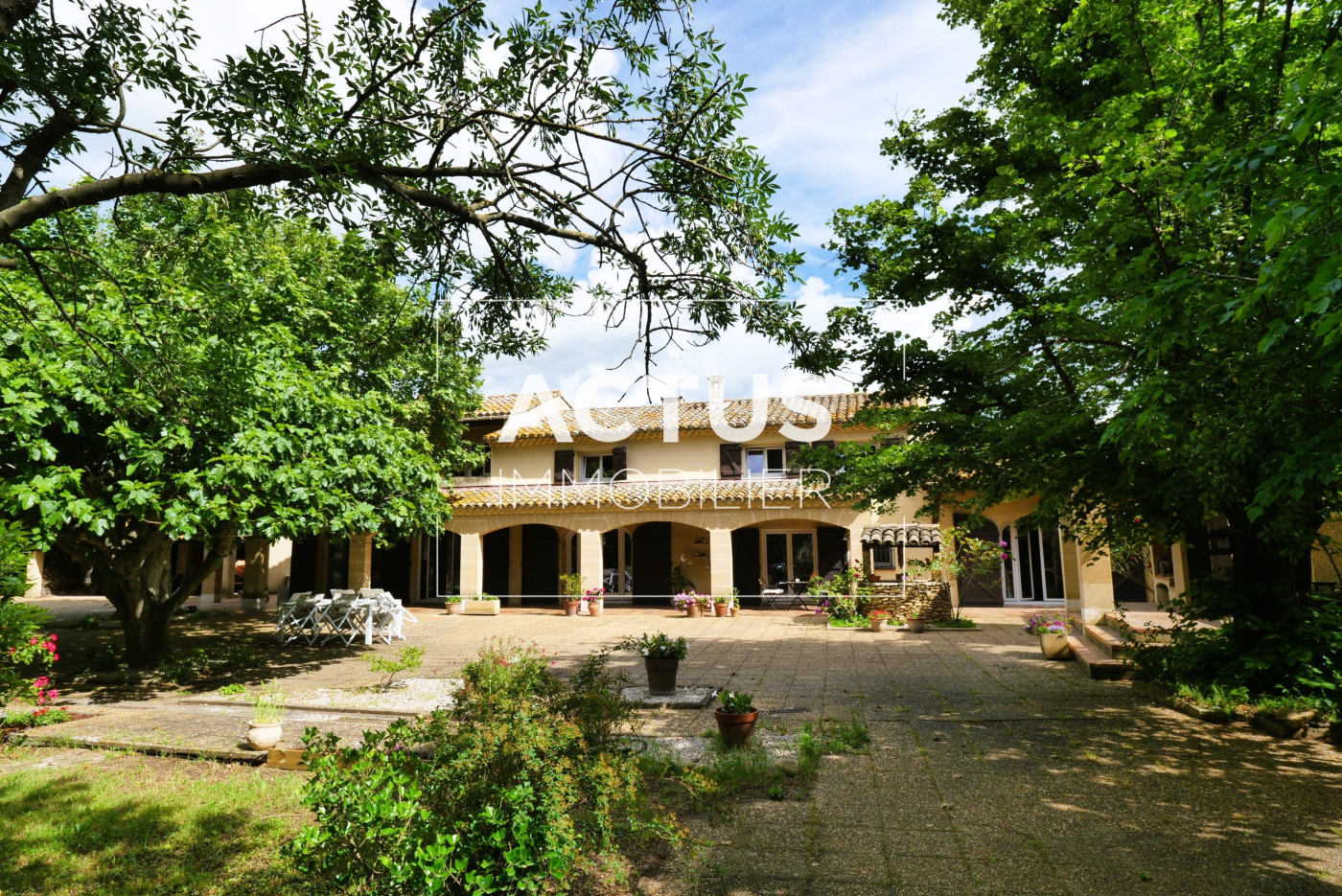 Agence immobilière de 