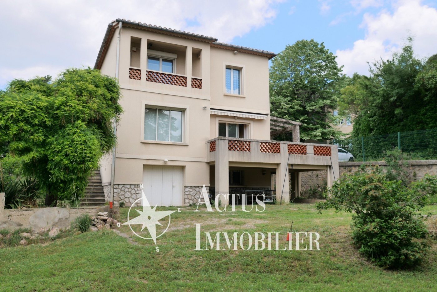 Agence immobilière de 